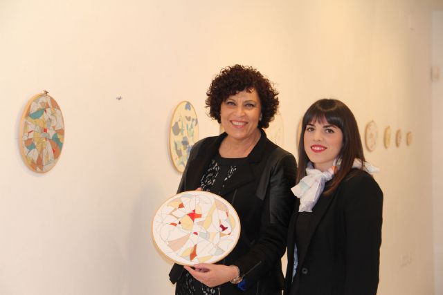 La artista lumbrerense Ana Gabarrón inaugura su exposición 'Un balanceo, un recuerdo' en la Casa de los Duendes Puerto Lumbreras - 1, Foto 1