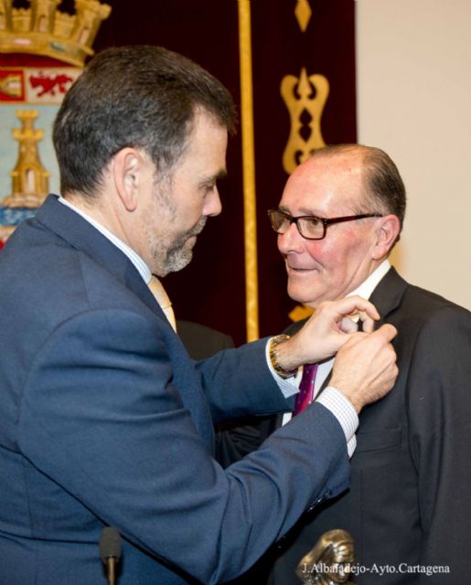 Gregorio Saura recibió el homenaje de la familia procesionista en el Palacio Consistorial - 4, Foto 4