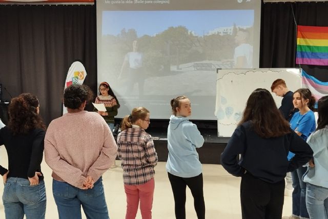 El Consejo Municipal de Infancia y Adolescencia de Cartagena baila contra la discriminación racial - 1, Foto 1