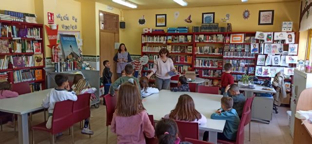 700 escolares han participado en las actividades enmarcadas en la programación de la Feria del Libro de Lorca - 3, Foto 3