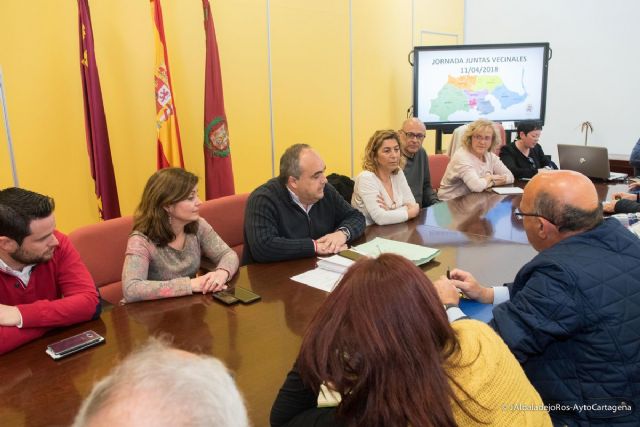 El equipo de Gobierno apremia a las Juntas Vecinales a sacar los contratos por lotes - 1, Foto 1