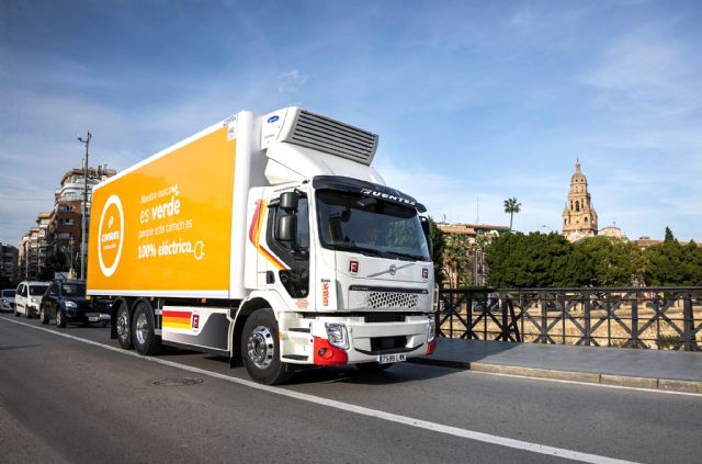 Volvo Trucks entrega los dos primeros camiones eléctricos de Murcia al Grupo Fuentes para repartos en supermercados Consum - 5, Foto 5