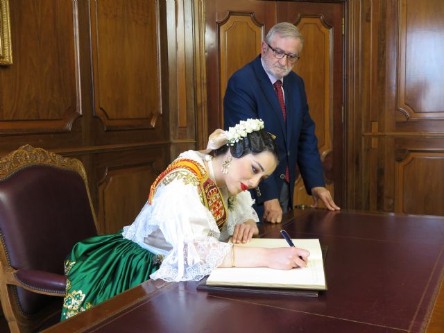 La Reina de la Huerta y su corte de honor visitan la Asamblea Regional - 2, Foto 2