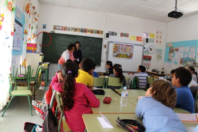 SABIC promueve la iniciativa y el espíritu emprendedor entre los escolares - 3, Foto 3