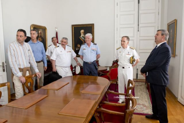 Agregados de Defensa de las embajadas visitan el Palacio Consistorial - 4, Foto 4