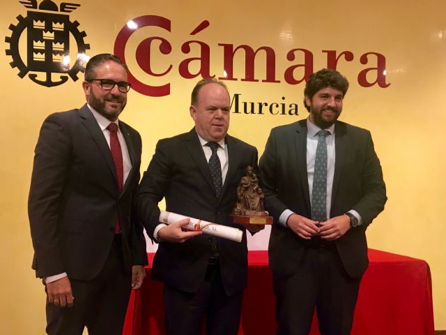 El presidente de la Comunidad clausura el acto de entrega de los Premios Mercurio y Desarrollo Empresarial 2017 - 2, Foto 2