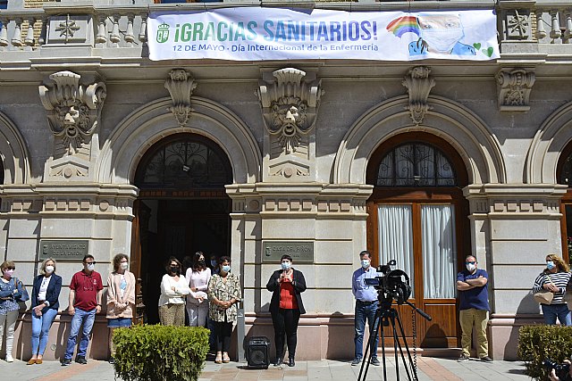 El Ayuntamiento de La Unión homenajea a médicos, enfermeros y auxiliares con una gran pancarta “GRACIAS SANITARIOS” - 1, Foto 1