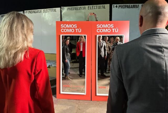 María José Ros protagoniza la Des-pegada de los carteles electorales - 2, Foto 2