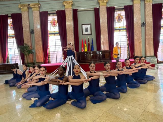 El Ayuntamiento de Murcia recibe al Ballet Dinamur tras clasificarse en todas las categorías para el mundial - 1, Foto 1