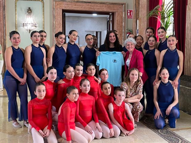 El Ayuntamiento de Murcia recibe al Ballet Dinamur tras clasificarse en todas las categorías para el mundial - 3, Foto 3