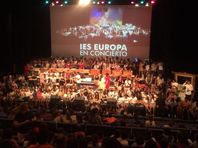 AFEMAC asiste al concierto anual del IES europa - 1, Foto 1