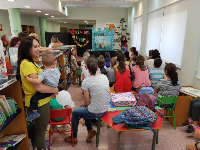 La Red Municipal de Bibliotecas de Puerto Lumbreras fomenta la igualdad entre los más pequeños con cuentacuentos - 2, Foto 2