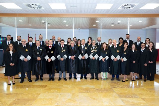 El Colegio de Graduados Sociales ha celebrado en la Ciudad de la Justicia  la sesión de jura o promesa de los nuevos ejercientes de la Región de Murcia que se incorporan a la profesión - 1, Foto 1