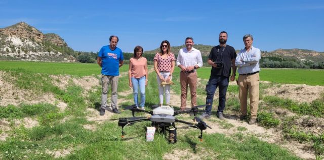 El Gobierno regional apuesta por cambios en la legislación europea que permitan un mayor uso de drones en la agricultura - 1, Foto 1