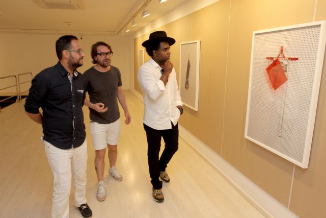 El artista cubano Alexandre Arrechea hace una reflexión visual del fragmento en su exposición de La Mar de Músicas - 1, Foto 1