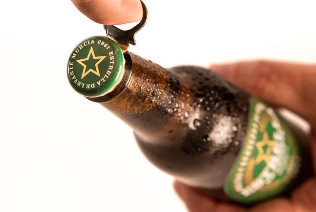 Estrella de Levante lanza una nueva botella de quinto con abrefácil para refrescar este verano - 1, Foto 1