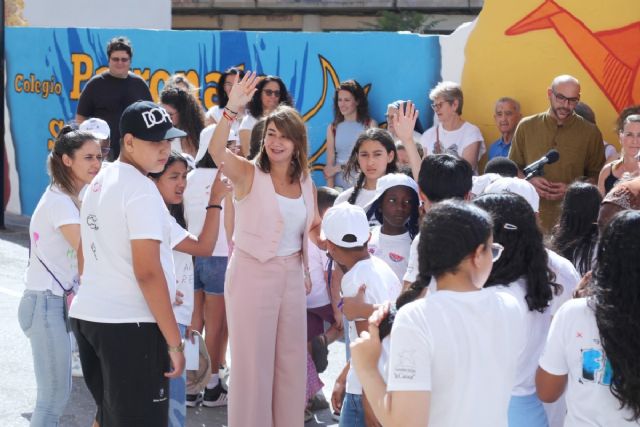 El Colegio Patronato clausura la escuela de verano municipal y estrena un mural en la calle Saura - 1, Foto 1