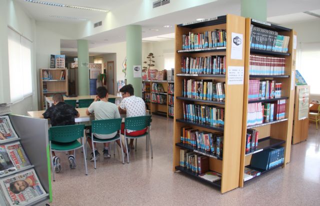 La Red Municipal de Bibliotecas de Puerto Lumbreras amplía su fondo bibliográfico con más de un centenar de libros - 1, Foto 1