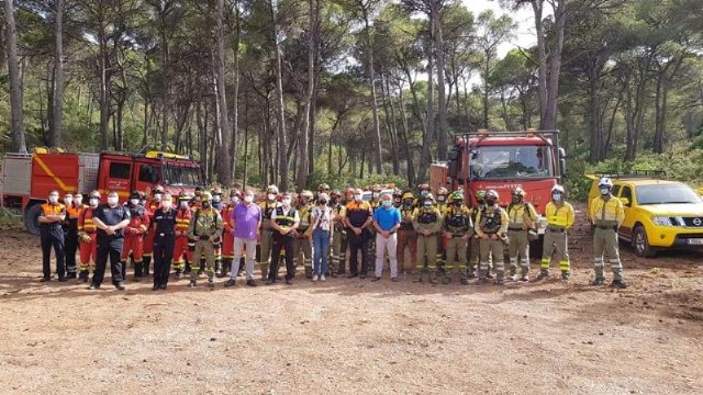    [La Unidad Militar de Emergencias y operativos adscritos al Plan Infomur entrenan en Sierra Espua para luchar contra posibles incendios forestales, Foto 2