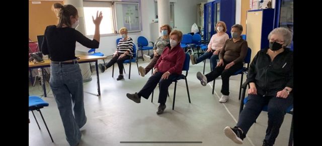 Aconseja realizar actividad física moderada a las personas mayores para evitar caídas - 1, Foto 1