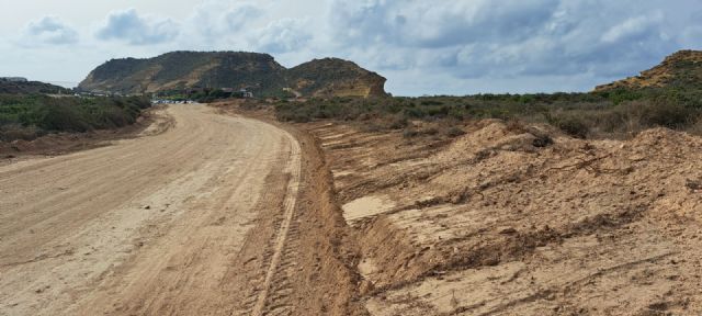 El Ayuntamiento de Águilas alertó al Seprona y a la Dirección General de Patrimonio Natural de los movimientos de tierra realizados en el paraje de Cuatro Calas - 1, Foto 1