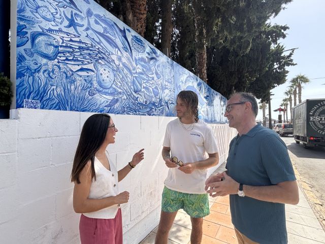 El Ayuntamiento presenta los nuevos paneles perimetrales de la plaza Antonio Cortijos, una ventana a la biodiversidad marina de Águilas El Ayuntamiento presenta los nuevos paneles perimetrales de la plaza Antonio Cortijos, una ventana a la biodiversidad marina de Águilas