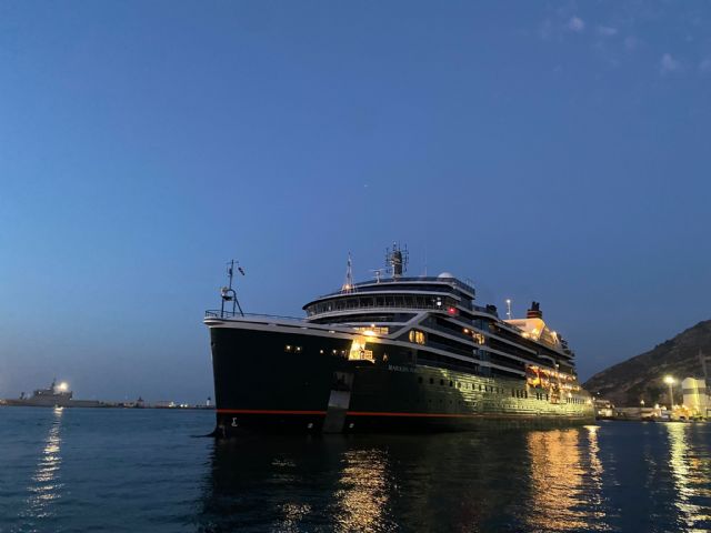 El recién estrenado crucero de expedición Seabourn Pursuit desembarca por primera vez en el Puerto de Cartagena con 255 pasajeros - 1, Foto 1