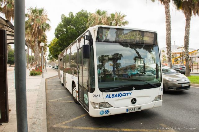 El Ayuntamiento refuerza la línea 14 para dar servicio a los alumnos afectados el problema del transporte escolar - 1, Foto 1