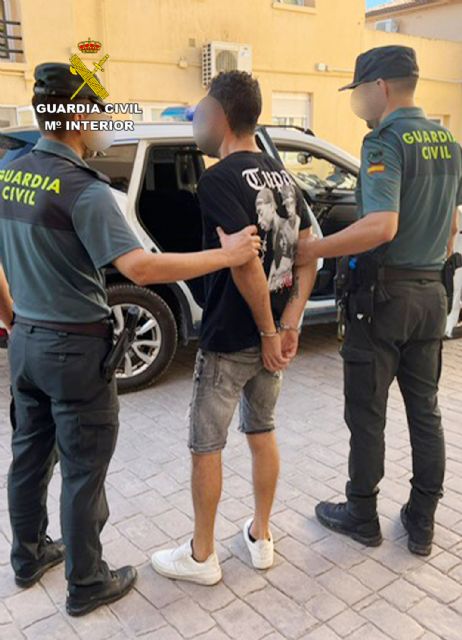 La Guardia Civil detiene a dos violentos individuos que asaltaron a dos personas de avanzada edad en Bullas - 2, Foto 2