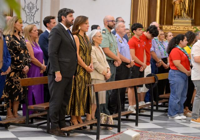 López Miras acompaña a los vecinos de Fortuna en la reapertura de la histórica ermita de San Roque: 'Es una alegría' López Miras acompaña a los vecinos de Fortuna en la reapertura de la histórica ermita de San Roque: 'Es una alegría'