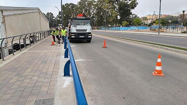 El Ayuntamiento de Lorca refuerza la seguridad vial y la protección en la Avenida Alcalde Leoncio Collado El Ayuntamiento de Lorca refuerza la seguridad vial y la protección en la Avenida Alcalde Leoncio Collado