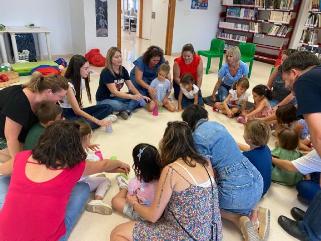 La biblioteca de Espinardo estimula la lectura entre los más pequeños - 2, Foto 2