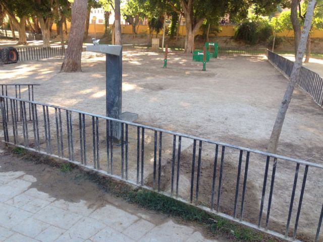 El PSOE exige al concejal Guillén una zona de esparcimiento canino en condiciones en el Malecón - 4, Foto 4