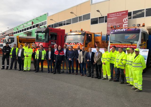 220 de toneladas de sal y 50.000 litros de salmuera preparados para combatir las nevadas y heladas en las carreteras regionales - 1, Foto 1