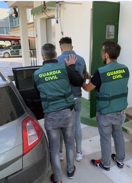 La Guardia Civil detiene a un escurridizo delincuente relacionado con varios robos en viviendas y establecimientos - 1, Foto 1