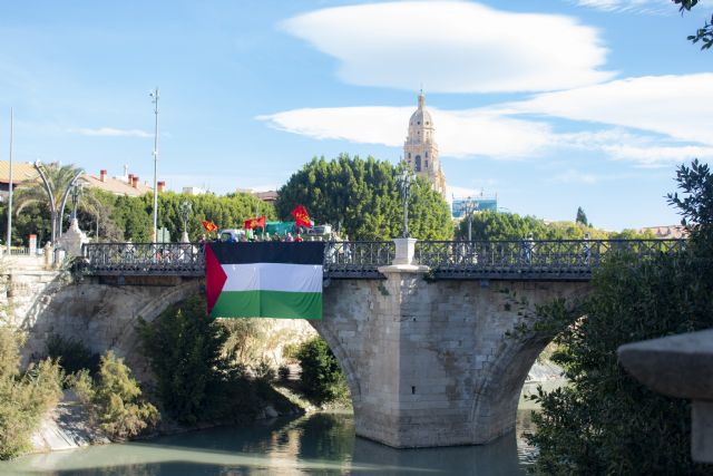 La solidaridad comunista ondea en favor del pueblo palestino sobre el río Segura - 1, Foto 1