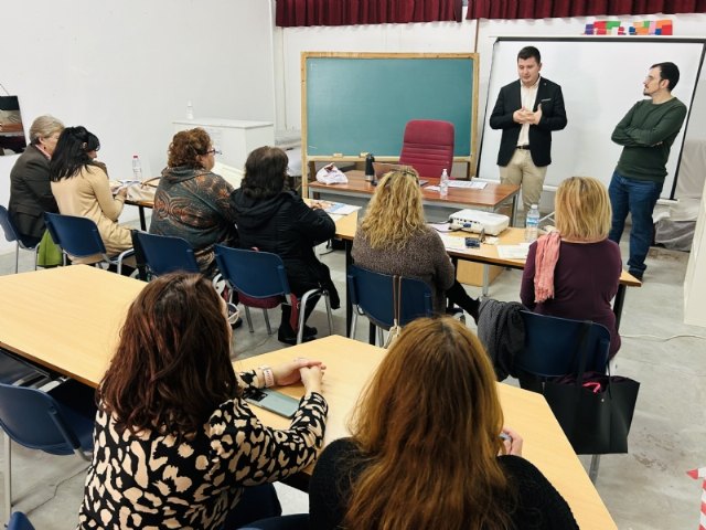 Clausuran el Curso de Formación y Apoyo a Cuidadores de Personas en situación de Dependencia, impartido por Solidaridad Intergeneracional - 2, Foto 2