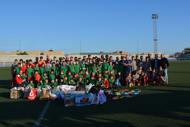 El Equipo Cadete Playa de Águilas muestra su cara más solidaria con Cáritas - 1, Foto 1