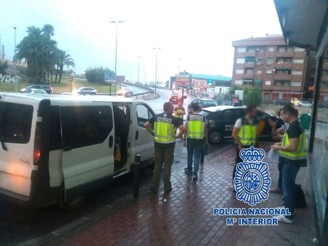 Diez personas detenidas por usurpación del estado civil y favorecimiento de la inmigración ilegal - 1, Foto 1