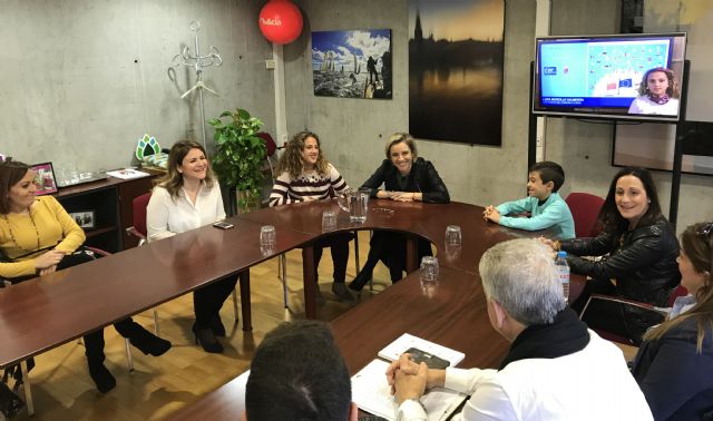 La consejera de Educación felicita a los dos alumnos ganadores del concurso nacional ´Una Constitución para todos´ - 3, Foto 3