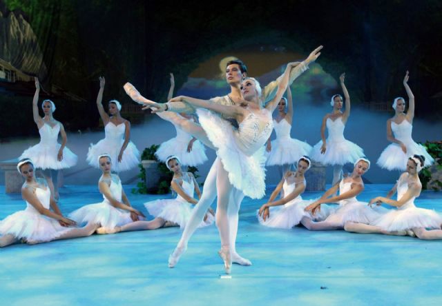 El Ballet Imperial Ruso, fundado por Maya Plisetskaya, muestra El Lago de los Cisnes en El Batel - 1, Foto 1