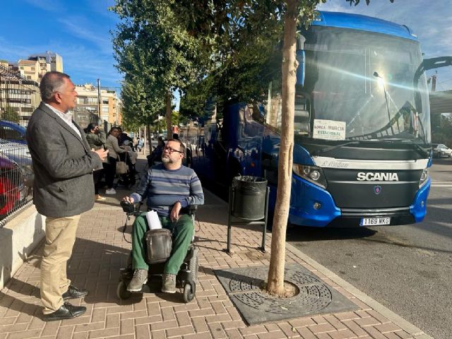 El Ayuntamiento reivindica la mejora de la accesibilidad de los autobuses que suplen al servicio de cercanías de Lorca - 2, Foto 2