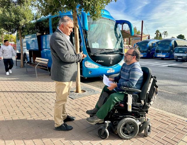 El Ayuntamiento reivindica la mejora de la accesibilidad de los autobuses que suplen al servicio de cercanías de Lorca - 3, Foto 3