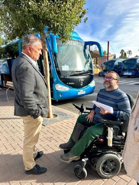 El Ayuntamiento reivindica la mejora de la accesibilidad de los autobuses que suplen al servicio de cercanías de Lorca - 4, Foto 4