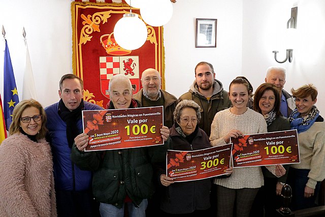 Los 5 Reyes Magos de Fuentenovilla entregan los premios de la II campaña en defensa del comercio local - 1, Foto 1