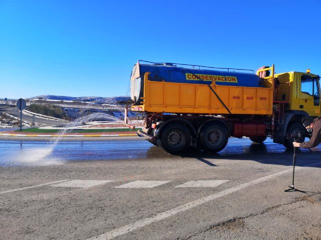 El dispositivo en carreteras para garantizar la seguridad vial en episodios de heladas y nieve está en marcha desde noviembre a marzo - 4, Foto 4