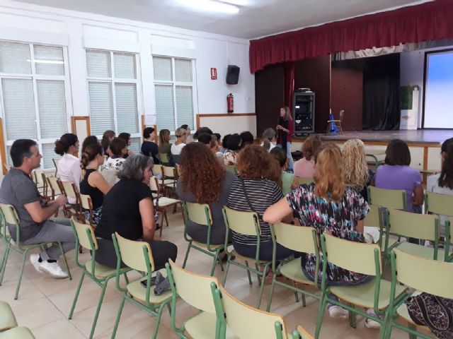 La UP de Cartagena clausura la Escuela de Inteligencia Emocional con la participacion de 195 padres y madres y 1.350 alumnos - 1, Foto 1