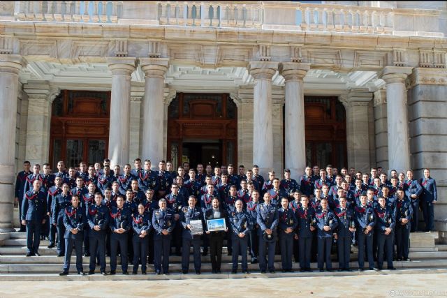 Un centenar de nuevos alumnos de la Academia General del Aire visitan Cartagena - 1, Foto 1