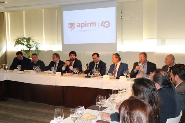 Fernando López Miras participa en el encuentro 'La Tapa Inmobiliaria', organizado por la Asociación de Promotores Inmobiliarios de la Región de Murcia - 3, Foto 3