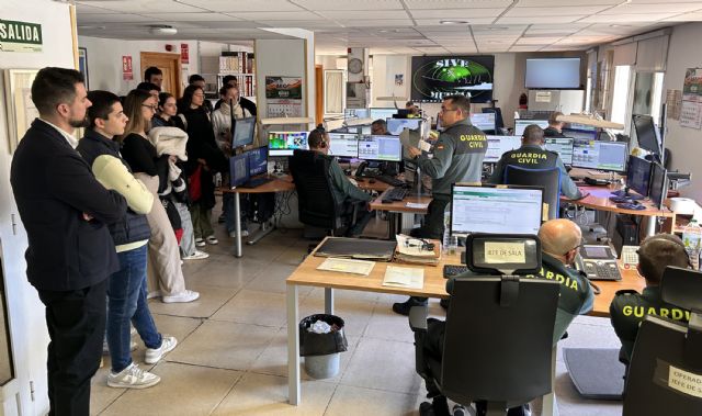 La Guardia Civil recibe la visita de alumnos del Grado de Criminología y Seguridad de la UMU - 1, Foto 1